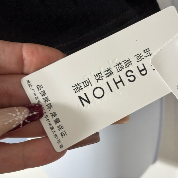 Asian streetwear women’s top size medium beaded and rhinestone black NWT - Picture 6 of 12